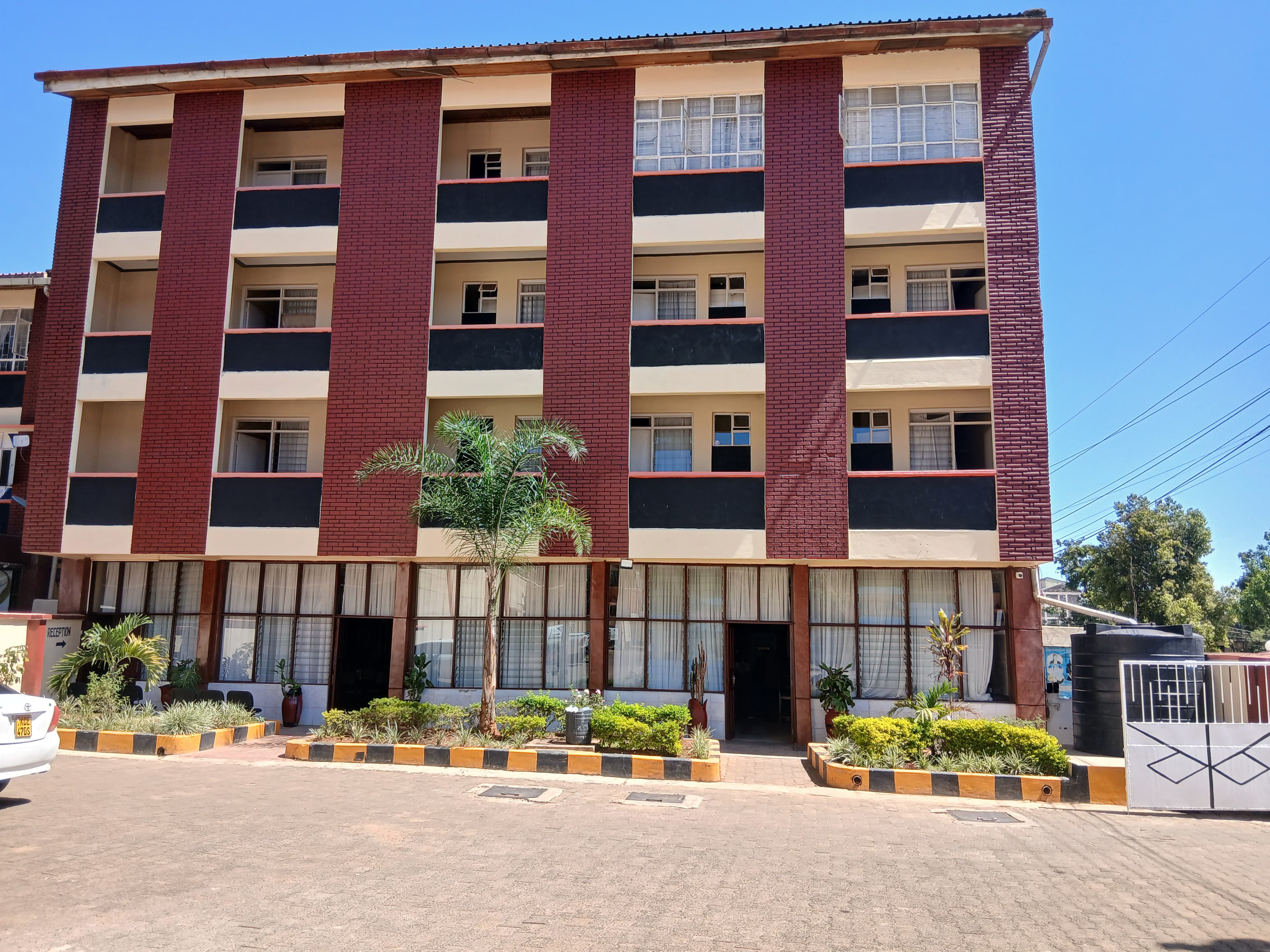 Silverscreen Hotel Exterior